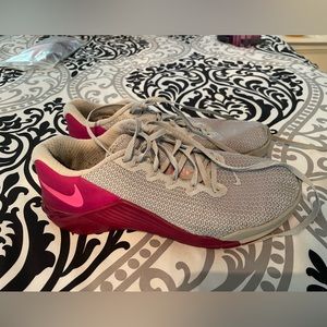 Women’s Nike Metcon 5 Training Shoes Size 8